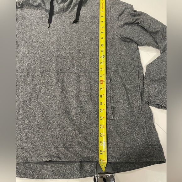Sz.12 Lululemon pullover hoodie. Lined and heavier material. - Picture 4 of 5